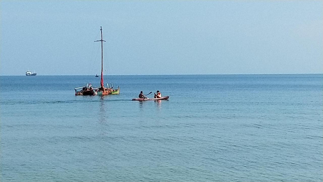 Margokerto Omah Laut Bondo Jepara - By The Beach, Direct View Of The Sea, Great Base For Water Sports מראה חיצוני תמונה